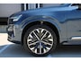 Volvo XC90 T8 Automaat Plug-in hybrid AWD Ultra Bright | Panoramadak | Luchtvering | Semi elektrische trekhaak | Verwarmbare voorstoelen | Verwarmbare voorstoelen met massage en ventilatie | Verwarmbare achterbank en stuurwiel | Premium audio by Harman Kardon | Rondom zichtcamera | 21 inch Lichtmetalen velgen