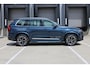 Volvo XC90 T8 Automaat Plug-in hybrid AWD Ultra Bright | Verwarmbare voorstoelen | Massagefunctie voorstoelen | Ventileerbare voorstoelen | Verwarmbaar stuurwiel |  Verwarmbare achterbank | Premium audio by Harman Kardon | Luchtvering | Panoramadak | Rondom zichtcamera | Semi elektrische trekhaak | 21 inch Lichtmetalen velgen