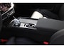 Volvo XC90 T8 Automaat Plug-in hybrid AWD Ultra Bright | Panoramadak | Luchtvering | Semi elektrische trekhaak | Verwarmbare voorstoelen | Verwarmbare voorstoelen met massage en ventilatie | Verwarmbare achterbank en stuurwiel | Premium audio by Harman Kardon | Rondom zichtcamera | 21 inch Lichtmetalen velgen