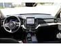 Volvo XC90 T8 Automaat Plug-in hybrid AWD Ultra Bright | Panoramadak | Luchtvering | Semi elektrische trekhaak | Verwarmbare voorstoelen | Verwarmbare voorstoelen met massage en ventilatie | Verwarmbare achterbank en stuurwiel | Premium audio by Harman Kardon | Rondom zichtcamera | 21 inch Lichtmetalen velgen