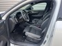 Volvo XC40 Extended Range Ultimate 82 kWh / Crystal White / Microtech bekleding / Panoramadak /