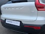 Volvo XC40 Extended Range Ultimate 82 kWh / Crystal White / Microtech bekleding / Panoramadak /