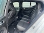 Volvo XC40 Extended Range Ultimate 82 kWh / Crystal White / Microtech bekleding / Panoramadak /