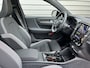 Volvo XC40 Extended Range Ultimate 82 kWh / Crystal White / Microtech bekleding / Panoramadak /