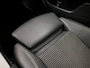 Mercedes-Benz A-klasse 200 Sport 164Pk Automaat (GROOT NAVI, CAMERA, GETINT GLAS, LEDER, STOELVERWARMING, SPORTSTOELEN, CRUISE, PARKEERSENSOREN, NIEUWSTAAT)