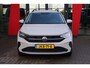 Volkswagen Taigo 1.0 TSI Life Edition 95PK / 70kW Achteruitrijcamera, Apple Carplay & Android Auto, verwarmbare voorstoelen, Keyless Entry & Start, parkeersensoren voor + achter, adaptive cruise control, 2-zone Climatronic airconditioning, buitenspiegels elektrisch instel- verwarm- en inklapbaar, volledig digitaal instrumentenpaneel, 17'' LMV 'Aberdeen'