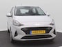 Hyundai i10 1.0 Comfort Smart / Navigatie / Cruise Control / Airco / LED dagrijverlichting / Achteruitrijcamera / Parkeersensoren achter / Fabrieksgarantie t/m 25-01-2030 /