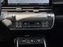 Hyundai Kona 1.6 GDI HEV Premium | Two-Tone Lakkleur | Stoelverwarming + -Ventilatie | 360° Camera | Leder | Navigatie | Apple Carplay/Android Auto | Geheugenstoel | Rijklaarprijs!