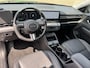 Hyundai Kona 1.6 GDI HEV Premium | Two-Tone Lakkleur | Stoelverwarming + -Ventilatie | 360° Camera | Leder | Navigatie | Apple Carplay/Android Auto | Geheugenstoel | Rijklaarprijs!