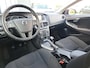 Volvo V40 2.0 T2 Momentum | Full LED | Trekhaak 1500kg | Climate | Navi | CC | Zeer mooi! | occasion