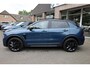 Lynk & Co 01 1.5 261PK! 6.6 Kwh LADEN! MY23 BLACKLINE ZWARTE-HEMEL 360-CAMERA PANO/SCHUIF INFINITY ZWARTE-HEMEL DAB NAVI CARPLAY STOELVERWARMING ELEK.ACHTERKLEP 20"LMV