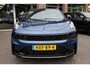 Lynk & Co 01 1.5 261PK! 6.6 Kwh LADEN! MY23 BLACKLINE ZWARTE-HEMEL 360-CAMERA PANO/SCHUIF INFINITY ZWARTE-HEMEL DAB NAVI CARPLAY STOELVERWARMING ELEK.ACHTERKLEP 20"LMV