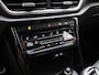 Volkswagen T-Roc 1.0 TSI R-Line 18 inch velgen | Sportstoelen | Stoelverwarming | Parkeersensoren | Achteruitrijcamera| Elektrische achterklep | Keyless entry