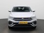 Volkswagen T-Roc 1.0 TSI R-Line 18 inch velgen | Sportstoelen | Stoelverwarming | Parkeersensoren | Achteruitrijcamera| Elektrische achterklep | Keyless entry