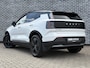 Volvo EX30 Cross Country Twin Motor Performance Ultra 69 kWh | Crystal White metallic | Extra getint glas achter