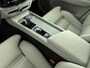 Volvo XC60 T6 Plug-in hybrid Plus Bright | Trekhaak | Panoramadak | 21 inch LM | PDC V+A + Camara | Lederen bekleding | BLIS | Getint en gelaagd glas achter |