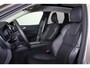Volvo XC60 T6 Recharge AWD Plus Dark - LONG RANGE - Panorama/schuifdak - IntelliSafe Assist & Surround - 360º Camera - Harman/Kardon audio - Adaptieve LED koplampen - Verwarmde voorstoelen, stuur & achterbank - Parkeersensoren voor & achter - Elektr. bedienb. voorstoelen met geheugen - Draadloze tel. lader - Extra getint glas - Elektr. inklapbare trekhaak - 19' LMV