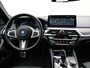 BMW 5-Serie Touring 530e M Sport Plug In Hybrid 293pk PHEV | Trekhaak af Fabriek | Laser LED | Adaptive Cruise | Head Up | Camera | Keyless | Lederen Sportstoelen | Apple Carplay | Sfeerverlichting |
