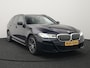 BMW 5-Serie Touring 530e M Sport Plug In Hybrid 293pk PHEV | Trekhaak af Fabriek | Laser LED | Adaptive Cruise | Head Up | Camera | Keyless | Lederen Sportstoelen | Apple Carplay | Sfeerverlichting |