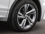 Volkswagen Tiguan 1.5 TSI R-Line Business 150PK DSG full led, navi via apple carplay/android auto, clima, pdc voor en achter, lane assist, 19" lichtmetaal, adaptive cruise