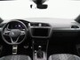 Volkswagen Tiguan 1.4 TSi 145 Pk eHybrid R-Line Business Automaat | Trekhaak | LED | Stoel en Stuur Verwarming | Adaptive Cruise | Carplay | Navigatiesysteem | Parkeersensoren | Camera | Elektrische Achterklep | 20 Inch | 30.380 Km!!