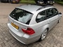 BMW 3-Serie Touring BMW 320i / PANORAMADAK / RIJDT SCHAKELT GOED / NAP