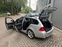 BMW 3-Serie Touring BMW 320i / PANORAMADAK / RIJDT SCHAKELT GOED / NAP