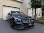 Mercedes-Benz A-klasse 180 AMG Aut Panoramadak Nightpakket SportLeder Navi Led Camera Carplay 18" Pdc