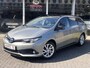 Toyota Auris Touring Sports 1.8 Hybrid Black Edition Go | Trekhaak, Parkeersensoren, Navigatie, Keyless, Safety Sense, Camera