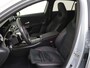 Mercedes-Benz A-klasse 180 AMG Line Stoelverwarming / Achteruitrijcamera / Panorama-schuifdak / Night-Pakket