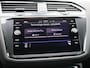 Volkswagen Tiguan 1.4 TSI eHybrid R-Line | 245 PK | SoH 100% | Plug-IN | Trekhaak | Navigatie | 20 Inch 'Suzuka' | Stoelverwarming en Stuurwielverwarming | Digital Cockpit | Park Assist |