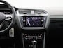 Volkswagen Tiguan 1.4 TSI eHybrid R-Line | 245 PK | SoH 100% | Plug-IN | Trekhaak | Navigatie | 20 Inch 'Suzuka' | Stoelverwarming en Stuurwielverwarming | Digital Cockpit | Park Assist |