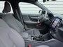 Volvo XC40 Single Motor Plus 69 kWh / Stoel- en stuurverwarming / Achteruitrijcamera / Elektrische achterklep /