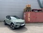 Volvo XC40 Single Motor Plus 69 kWh / Stoel- en stuurverwarming / Achteruitrijcamera / Elektrische achterklep /
