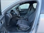 Volvo XC40 Extended Range Plus 82 kWh / Adaptieve cruise control / verwarmbare voorstoelen / Trekhaak /