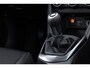 Mazda 2 1.5 e-SkyActiv-G 90 Homura | APPLE CARPLAY | DODEHOEK DETECTIE | 16 INCH LM | STOELVERWARMING | AIRCO AUTOMATISCH | DEMO | * 6 JAAR FABRIEKSGARANTIE |