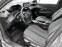 Peugeot e-208 EV Allure 51 kWh 156pk | 410km WLTP Actieradius | Accu SOH 97,2% | Navigatie | Camera v+a | Climate Control | Adaptieve Cruise Control | Parkeersensoren v+a | Dodehoeksensor | Armsteun | Digitaal instrumentenpaneel | Draadloze Apple Carplay / Android Auto + telefoonlader | DAB+ radio | Led koplampen | Donker getint glas | 16" lichtmetalen velgen |