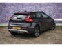 Volvo V40 Cross Country 1.5 T3 Momentum | Stand kachel | Stoel verwarming | 18" | Parkeersensoren voor en achter | High performance audio |
