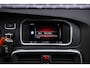 Volvo V40 Cross Country 1.5 T3 Momentum | Stand kachel | Stoel verwarming | 18" | Parkeersensoren voor en achter | High performance audio |
