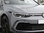 Volkswagen Golf 1.5 eTSI R-Line Business | Panorama dak | Adaptief onderstel | Head-up display | Black-style | NL-auto | 1e eigenaar |