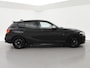 BMW 1-Serie M140i 340 PK M-SPORT AUT8 + HARMAN/KARDON | 19 INCH | SPORTUITLAAT | CAMERA | STOELVERWARMING