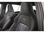 Volkswagen Golf R-Line Edition 1.5 eTSI 150pk DSG Automaat Panoramadak, Harman Kardon audio, Adaptive cruise control, LED matrix koplampen, Achteruitrijcamera, Navigatie