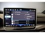 Volkswagen Golf R-Line Edition 1.5 eTSI 150pk DSG Automaat Panoramadak, Harman Kardon audio, Adaptive cruise control, LED matrix koplampen, Achteruitrijcamera, Navigatie