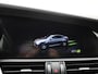 Alfa Romeo Giulia 2.0T Sprint | Automaat | Navigatie | Apple Carplay / Android Auto | Achteruitrijcamera | Half-Leder | Parkeersensoren | DAB Ontvanger | Schakelpedalen | Adaptive Cruise Control | Bi-Xenon | Climate Control | 18' Lichtmetalen Velgen |
