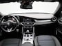 Alfa Romeo Giulia 2.0T Sprint | Automaat | Navigatie | Apple Carplay / Android Auto | Achteruitrijcamera | Half-Leder | Parkeersensoren | DAB Ontvanger | Schakelpedalen | Adaptive Cruise Control | Bi-Xenon | Climate Control | 18' Lichtmetalen Velgen |