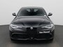 Alfa Romeo Giulia 2.0T Sprint | Automaat | Navigatie | Apple Carplay / Android Auto | Achteruitrijcamera | Half-Leder | Parkeersensoren | DAB Ontvanger | Schakelpedalen | Adaptive Cruise Control | Bi-Xenon | Climate Control | 18' Lichtmetalen Velgen |