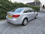 Chevrolet Cruze 1.8 LS | Airco | Cruise Control | Elekt. Ramen | LMV | PDC | Trekhaak | APK tot 27-09-2025!