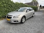 Chevrolet Cruze 1.8 LS | Airco | Cruise Control | Elekt. Ramen | LMV | PDC | Trekhaak | APK tot 27-09-2025!