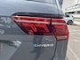 Volkswagen Tiguan 1.4 TSI eHybrid 245pk R-Line DSG Automaat Panoramadak / Achterklep elektrisch / Navigatie / Camera / Sport-comfortstoelen vóór
