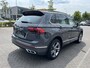 Volkswagen Tiguan 1.4 TSI eHybrid 245pk R-Line DSG Automaat Panoramadak / Achterklep elektrisch / Navigatie / Camera / Sport-comfortstoelen vóór